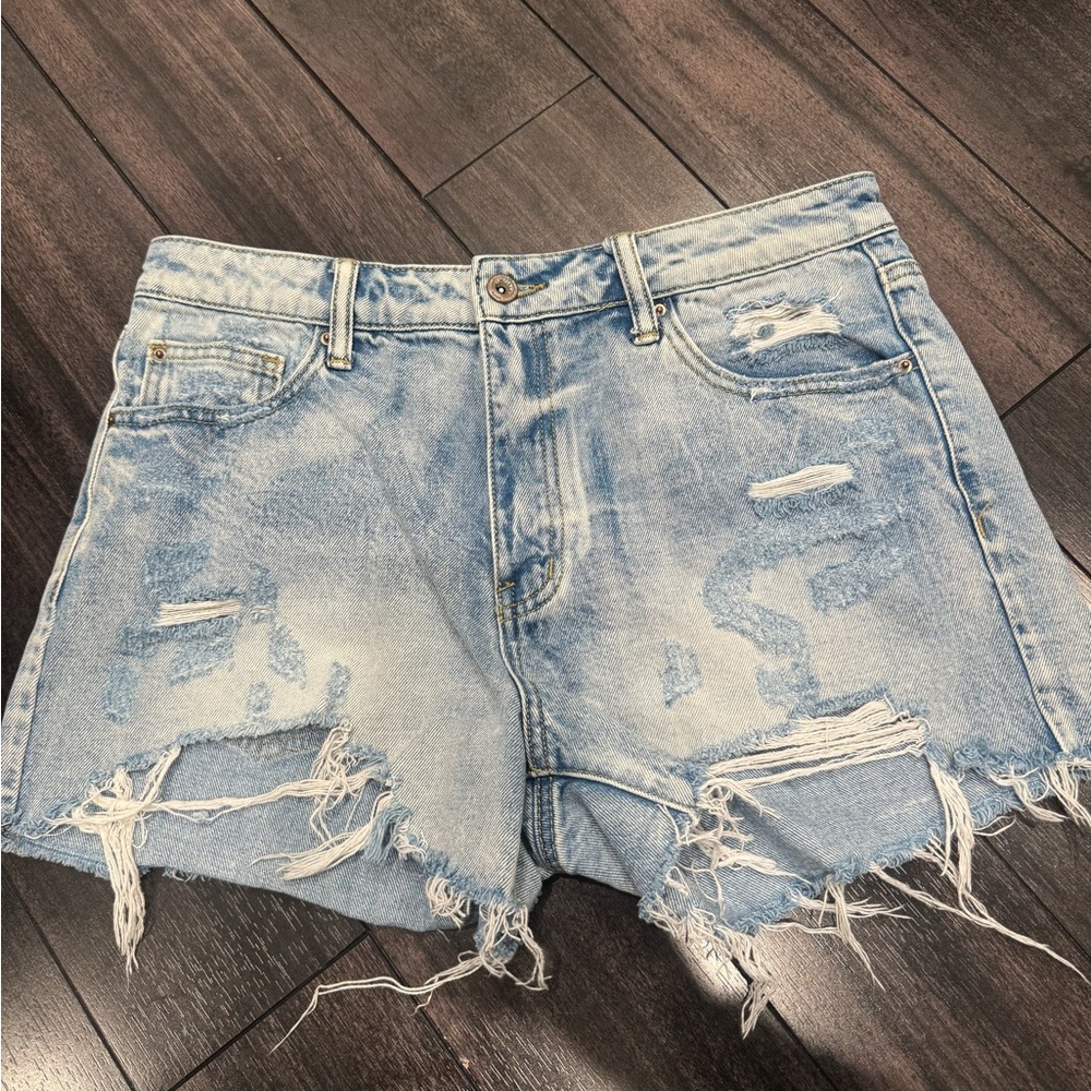 Special A denim distressed shorts L